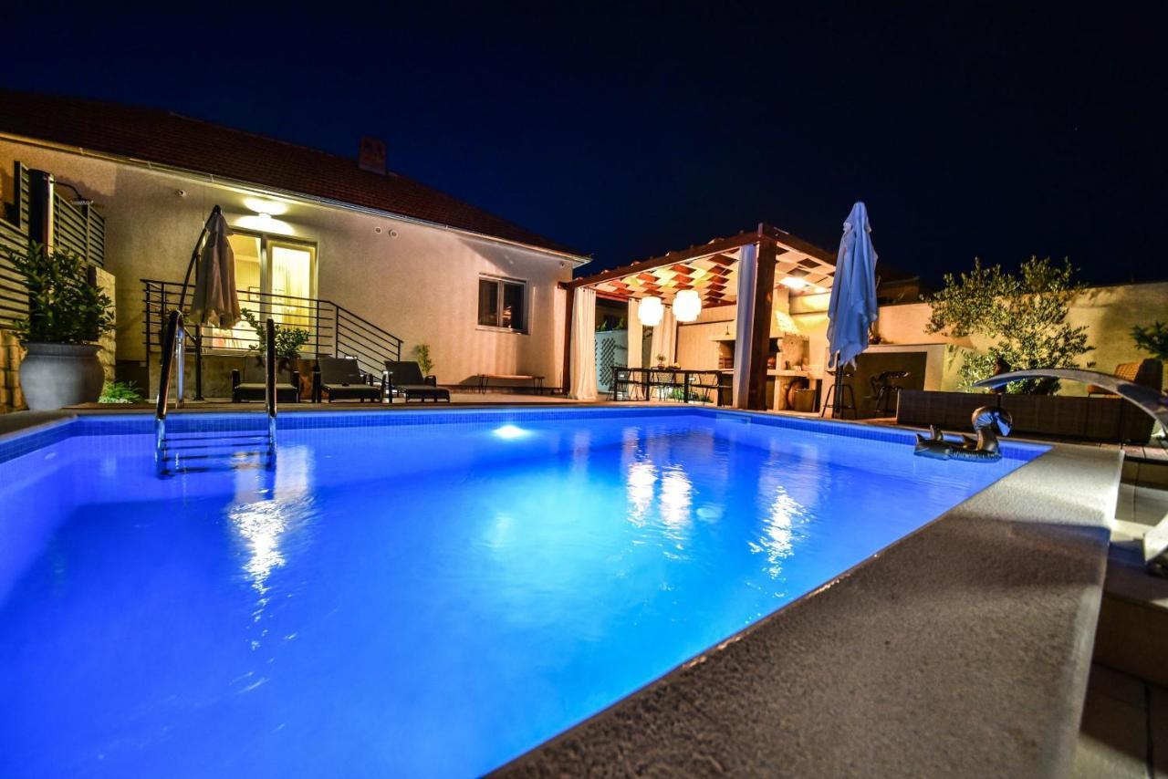 Villa Teuta Zadarvillas ภายนอก รูปภาพ